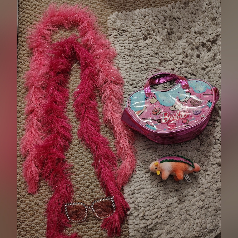 (5)Barbie Pink Feather Boa and Handbag Set